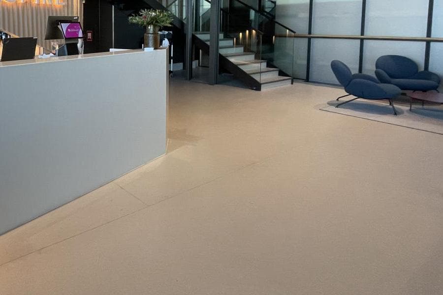 Aspire Lounge lounge at HEL photo 3