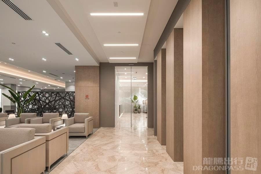 The Lounge lounge at SHJ photo 2